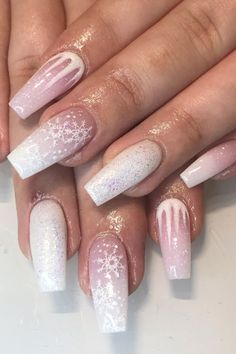 Christmas Nail Designs Holiday, Christmas Nail Ideas, December Nails, Gold Nail Designs, Cute Christmas Nails, Stiletto Nails Designs, Pretty Nail Designs, Blue Nail Designs