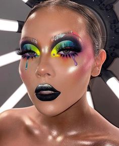 The Prettiest Festival Makeup Looks To Recreate Makeup Looks To Recreate, Looks To Recreate, Maquillage Yeux Cut Crease, High Fashion Makeup, Rave Makeup, Unique Makeup, Bold Makeup, Makeup Eye Looks