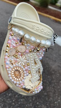 White Blinged Out Crocs, Decorated Crocs Shoes Bling, Custom Bling Crocs, Crocs Bling Ideas, Bling Out Crocs, Rhinestone Crocs Shoes Diy, Custom Crocs Diy