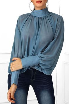 Loose Turtleneck, Sleeves Designs For Dresses, Designs For Dresses, Outfit Casual, Winter Fashion Outfits, Batwing Sleeve, Blue Blouse, Fashion Tops