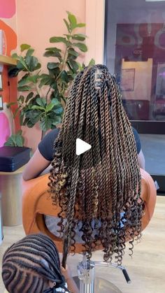 TOOKIE DID IT on Instagram: "BLOOM SAID “YOU DONE BOO” 😂😂 Watch to the end!   MORE OF THIS STYLE on my TikTok‼️👉🏽 tookiedidit_  🔥#tookiedidit   STYLE👉🏽 MED SENEGALESE TWIST (curly ends) COLOR👉🏽 m4/30 & m4/27  HAVE YOU BOOKED YET???? ⬇️⬇️⬇️ Link in bio  🔥ALL PRODUCTS AVAILABLE! Online at tookiedidit.com🔥 #tookiediditsalon   PRODUCT👉🏽POLISH’T BRAID GEL PRODUCT👉🏽SWOOP’T EDGE CONTROL PRODUCT👉🏽FINISH’T HAIR FOAM  For more content like this follow @tookiedidit   LINK IN BIO  • @tookiedidit  @tookiedidit  @tookiedidit   #tookiedidmyhair #labraids #labraider #bohoknotlessbraids #braidsla #knotlessbraids #bohemianbraids #boxbraidsla #designbraidsla #crisscrossbraids #feedingbraidsla #knotlessbraidsla #stitchbraidsla #zigzagbraids #tribalbraidsla #braids #straightbackbraidsla #lasve Large Senegalese Twist Long, Guess Gal Twists Braids, Senaglese Twist Braid, Twist Braids With Curly Ends, Senglanese Twists, Senegalese Twist With Curly Ends, Twists With Curly Ends, Korea Short Hair, Haircuts Butterfly