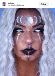 Moon Star Makeup, Mythical Creature Makeup Looks, Sorcerer Makeup Halloween, Moon Makeup Ideas, Evil Goddess Makeup, Nyx Goddess Cosplay, Moon Witch Makeup Halloween, Moon Fairy Cosplay, Yin And Yang Makeup