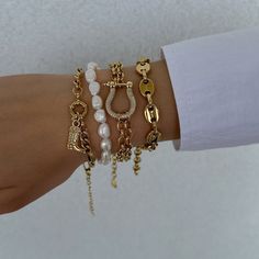 4 different Gold chain bracelets with charms and freshwater pearls. Adjustable 18k gold plated Stainless steel waterproof chain. Summer bracelets you will love! You can wear them as a set for a perfect stack ❤ ♥ Perfect gift for your sister/mother/bridesmaid/best friend Delicate and totally unique!! ♥ - Details - 4 different bracelets 😍 No1. chain -  *length 15.5cm plus 5cm extension chain * Made of 18k gold plated stainless steel chain * Nickel free 😍 No2. cz charm ( carabiner charm- horsesho Cowboy Boot Bracelet, Cute Bracelet Stacks, Gold Chain Bracelets, Horseshoe Bracelet, Boot Bracelet, Gifts For Your Sister, Link Chain Bracelet, Chunky Bracelets, Summer Bracelets