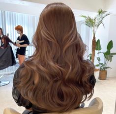 Popular Hairstyles For 2023, Warm Light Brown Hair, 2023 Hair Color, Hidden Hair Color, Golden Brown Hair Color, Hairstyles For 2023, Skin Tone Hair Color