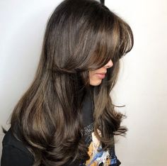 Brunette Layered Hair With Curtain Bangs, Curtain Bangs Long Hair Brunette, Butterfly Haircut, Butterfly Cut, Haircut Inspo, Hair Stylies