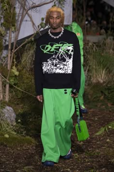 Off White Outfit Men, Playboi Carti Outfits, Streetwear High Fashion, Rapper Fashion, Off White Men, Collection Clothes, Off White Fashion, Madame Figaro, Baggy Cargo Pants