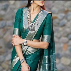 Khan Saree Blouse Designs Latest, Silk Blouse Pattern, Brocade Blouse Designs, Sleeveless Blouse Designs, Silk Saree Blouse Designs Patterns, Saree Blouse Neck Designs, New Saree Blouse Designs, Fashionable Saree Blouse Designs