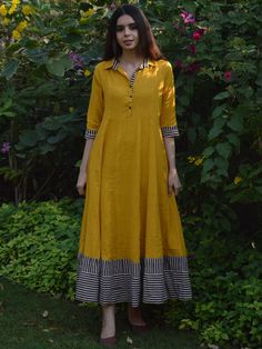 Frock Fashion, Long Kurti Designs, Long Dress Design, Salwar Kamiz, Indian Gowns Dresses, Printed Gowns, Kurti Neck Designs, Kurti Designs Party Wear, Kurta Designs Women