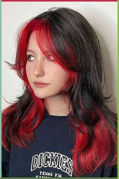 2 Tone Hair Dye Ideas, Colored Hair With Black Tips, Wolf Cut Colored Hair, Red And Black Wolf Cut, Red Hair Dye Styles, Wolf Cut Hair Dye, Hair Dye Styles Ideas, Different Hair Color Styles, Goth Girl Hair