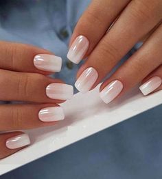 Trend unghie baby boomer 💅🏼 La manicure nude e delicata amatissima su Instagram Coffin Nails Ombre, Unghie Sfumate, Natural Nail Designs, Chrome Nails Designs, Chrome Nail, Ombre Nail Designs, Makijaż Smokey Eye, Super Nails