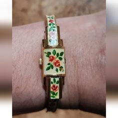 Vintage Bwc Swiss Made Enameled Off White Flower Floral Hidden Watch Bracelet. It Needs A Good Cleaning. Don't Know If It Works Or Not. Watch Bracelet, Green Cream, Swiss Made, Jewelry Vintage, White Flower, Womens Jewelry Bracelets, White Flowers, Bracelet Watch, Womens Watches