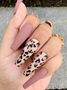 Ongles Beiges, Nails Matte, Matte Nails Design, Print Nails, Leopard Nails