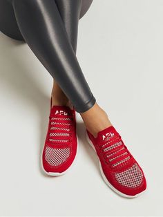 22 Women's Athletic Shoes To Inspire Every Girl shoes womenshoes footwear shoestrends Best Shoes For Women, Wedding Shoes Boots, Fashion Activewear, Modeling Photoshoot, Trending Womens Shoes, Shoes Trends