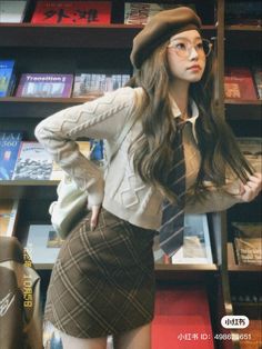 Korean Academia Outfit, Korean Academia, Korean Autumn Outfits, Outfits With Berets, School Girly, Punk Street Style, Simple Style Outfits, Famous Outfits, Fashion Inspiration Design