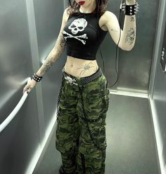 Grunge Goth, Goth Outfits, Alternative Outfits, 2000s Fashion