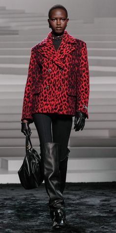 Versace   Fall 2024 RTW Fall 2024, Dream Dress, New Look, Versace, Leopard Print, Animal Print, How To Wear