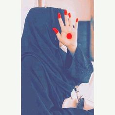 مجھے اعتبار نہیں رہا کسی ذی روح بشر پر ورنہ میں تم سے کہتی! "مجھے تم سے محبت ہے"🖤 #ziddi___________ifr_______a Muskan Siddique, Hijab Dpz, Mehndi Images, Girl Dpz, Stylish Hijab, Perfect Girl, Hijab Fashionista, Muslim Girl, The Perfect Girl