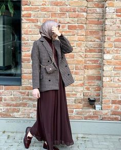 Modest Office Outfits Hijab, Hijab Fashion Office, Hijab Fall Fashion, Office Hijab Outfit, Dress Outfits Hijab, Casual Dress Hijab, Hijab Outfit Modest, Hijab Office Look, Skirt Outfits Hijab