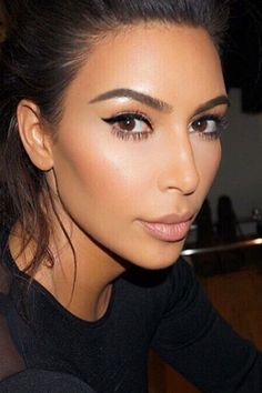 Kim Kardashian Blush Drugstore, Kim Kardashian Diet, Amazing Wedding Makeup, Gorgeous Wedding Makeup, Banana Powder, Wedding Makeup Tips, Waxed Eyebrows