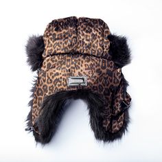 Stay warm and waterproof with the Hairbrella Satin-Lined Trapper Hat! Made with 100% waterproof microfiber and a luxurious satin-lined interior, it’s the perfect addition to any cold-weather wardrobe. FEATURES 100% Waterproof: Our lightweight microfiber wicks away moisture making sure your strands are safe and secure. Satin-Lined Interior: Style and substance, this luxurious material reduces friction to prevent breakage. Adjustable Chin Strap: The Hairbrella Unisex Trapper Cap features a chin st Fashion Sketches Men, Hippie Aesthetic, Hair Dry, Rain Hat, Trapper Hat, Trapper Hats, Alternative Outfits, Cool Hats, Plastic Bags