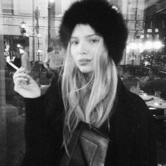 Sasha luss Estilo Rachel Green, Russian Hat, Russian Winter, Chica Cool, Winter Princess, Camila Morrone, จีซอง Nct, Rachel Mcadams, I'm With The Band