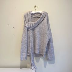 Super Cute And Soft V Neck Zara Sweater With Scarf Attached. Pretty Greyish Beige Color. Zara Scarf, Scarf Sweater, Zara Sweater, Beige Color, Colorful Sweaters, Sweaters For Women, Super Cute, Zara, V Neck