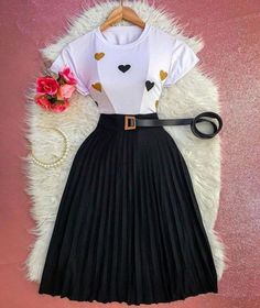 Mode Turban, Cute Dress Outfits, Trendy Dress Outfits, Trendy Fashion Tops, Classy Casual Outfits, Stylish Dress Book, Stylish Dresses For Girls