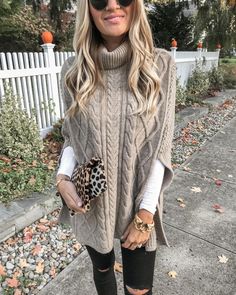 Kaitlin | Blonde Expeditions on Instagram: “Ready for October! 🍁🎃 Kicking it off naturally with a line up of scary movies and decorating tomorrow 👻 Sharing one of my all time favorite…” Cable Knit Pattern, Cape Sweater, Estilo Chic, Style Upgrade, Loose Outfit, Weekend Wear, Turtle Neck Top, Knit Pattern, Outfit Casual