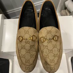 In Great Condition True To Size Shoes Gucci, Gg Logo, Gucci Shoes, Flat Shoes Women, Loafer Flats, Limited Time, Loafers, Size 7, Gucci