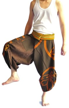 Black And White Graphic Design, Gay Costume, White Graphic Design, Samurai Pants, Strega Fashion, Thai Fisherman Pants, Brown Clothing, Unusual Clothes, Armor Clothing