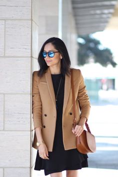 Camel Blazer Outfits Women, Camel Blazer Outfit, Beige Blazer Outfit, Blazer Outfits Women, Dressing Chic, Look Jean