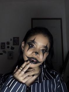 Avani Halloween Makeup, Black Clown Halloween Costume, Work Halloween Makeup Ideas, Clown Face Makeup Easy, Easy Black Clown Makeup, Black Clown Makeup Halloween, Scary Halloween Clown Makeup, Avani Clown Make Up, Simple Black Clown Makeup