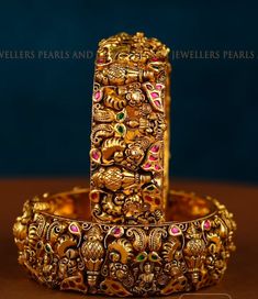 Antique Jewellery Designs, Antique Bridal Jewelry, Indian Jewellery Design Earrings, Bangles Design, Bangles Jewelry Designs, Gold Bangles Design, Gold Ornaments, Jewelry Design Earrings