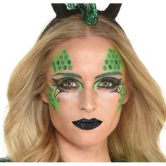 Maquillage Halloween Simple, Halloween Makeup Kits, Dragon Halloween, Dragon Face, Halloween Makeup Pretty, Fire Breathing, Dragon Costume