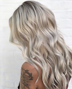 Low Maintenance Icy Blonde Hair, Bright Blonde With Lowlights And Money Piece, Cool Blonde With Lowlights, Bright Creamy Blonde Highlights, Bright Dementional Blonde, Deminsional Icy Blonde, Blonde 2023, Blonde With Lowlights