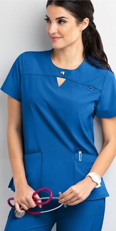 Nursing Scrubs Pattern, Scrubs Pattern, Nursing Scrubs, Essentials List, Scrubs Nursing, Womens Aprons, Scrub Tops, Apron