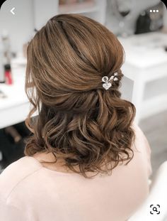 Short Hair Curly Styles Wedding, Crimping Hairstyles Short, Cute Short Hair Styles For Prom, Home Coming Hairstyles For Short Hair, Hairstyles For Short Hair For Bride, Short Hair Elegant Updo, Short Hair Ideas For Wedding Bridesmaid, Simple Prom Hair Styles For Short Hair, Short Hair Homecoming Styles Easy