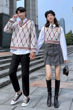 Korea Couple Outfit, Korean Outfits Couple, Male And Female Matching Outfits, Matching Outfits For Couples Aesthetic, Korean Couple Fashion, Couple Clothes Matching Outfits, Matching Couple Outfits Aesthetic, Cute Couple Outfits Matching, Couple Outfits Korean