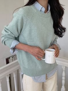 Sweater And Collared Shirt Outfit, Sweaters With Collared Shirts, Shirt Layering Outfit, Collar Shirt With Sweater, Printed Tshirt Outfit, Collar Outfits, Ralph Lauren Womens Clothing, Job Clothes, Jeans Outfit Winter