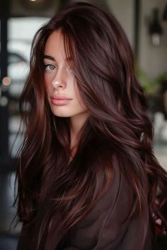 18 Ideas Explore Top Brown Hair Colors for Summer 2024 – Stay Trendy & Radiant Brown Hair Red Undertones, Pelo Color Borgoña, Dark Auburn Hair, Mahogany Hair, Chocolate Brown Hair Color, Hair Color Chocolate