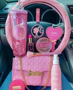 ليلي كولينز, Pink Glitter Wallpaper, Pink Tumblr Aesthetic, Instagram Baddie, Girly Car