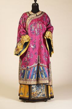 Manchu Woman’s Informal Domestic Coat Late 19th Century to Early 20th Century  Qing Dynasty Kent State University Museum Pinterest Chinese Robes, Chinese Textiles, Asian Textiles, Kent State University, Kent State