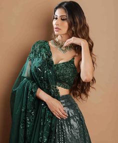 27+ Dark Green Lehenga Designs For Brides To Be - ShaadiWish Green Lehenga Designs, Dark Green Lehenga, Emerald Green Outfit, Lehenga Pattern, Tulle Embroidery, Mouni Roy, Green Tulle