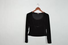 "Black long sleeve velvet crop top made by Jordache Size: No Size Tag, fits like Medium Measurements: Shoulders - 15\" Sleeve - 20\" Chest - 16\" Length - 13\"" Fitted Black Velvet Tops, Fitted Cropped Velvet Top, Fitted Velvet Cropped Top, Fitted Velvet Crop Top, Velvet Crop Top, Velour Hoodie, Tube Tops, Vintage Long Sleeve, Bandeaus