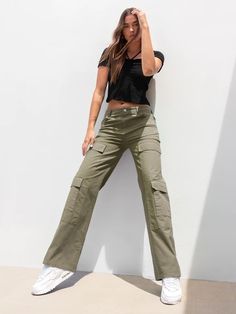 Our best-selling cargos are an ode to the 90s. 💚 Shop the Low Slung Y2K. Pink Cargo Pants, Denim Cargo Pants, Mossy Green, Cargo Pants Outfit, Green Cargo Pants, Cargo Pants Women, Pants Outfit