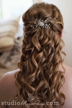 waterfall curls, 1/2 up with barrette/comb Long Hair 2022, Cute Wedding Hairstyles, Half Up Wedding, Hair 2022, Elegant Wedding Hair, Best Wedding Hairstyles, Wedding Hair Down