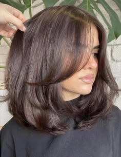 Plaited Hairstyles, Grey Hairstyles, Women's Hairstyles, Shoulder Length Hair Cuts, Haircuts Straight Hair, Hairstyles Easy, Short Hair Haircuts