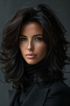 Chunky Layers With Bangs, Haircut Options, Woman With Dark Hair, Photoshoot Moodboard, Rambut Brunette, Haircut Inspo, Hair Techniques, Haircut Inspiration, Edgy Hair