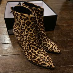 Dolce Vita Women’s Issa Calf Hair Pointed Toe Heel Ankle Boots Shoes 6.5 New Box Is Missing Lid Trendy Leopard Print Pointed Toe Boots, Heel Ankle Boots, Dolce Vita Shoes, Pointed Toe Heels, Calf Hair, Heeled Ankle Boots, Black Tan, Boots Shoes, Black And Tan