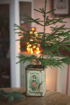 Ideas Decoracion Navidad, Small Christmas Tree, Bohol, Chic Christmas, Primitive Christmas, Noel Christmas, Merry Little Christmas, Vintage Christmas Decorations